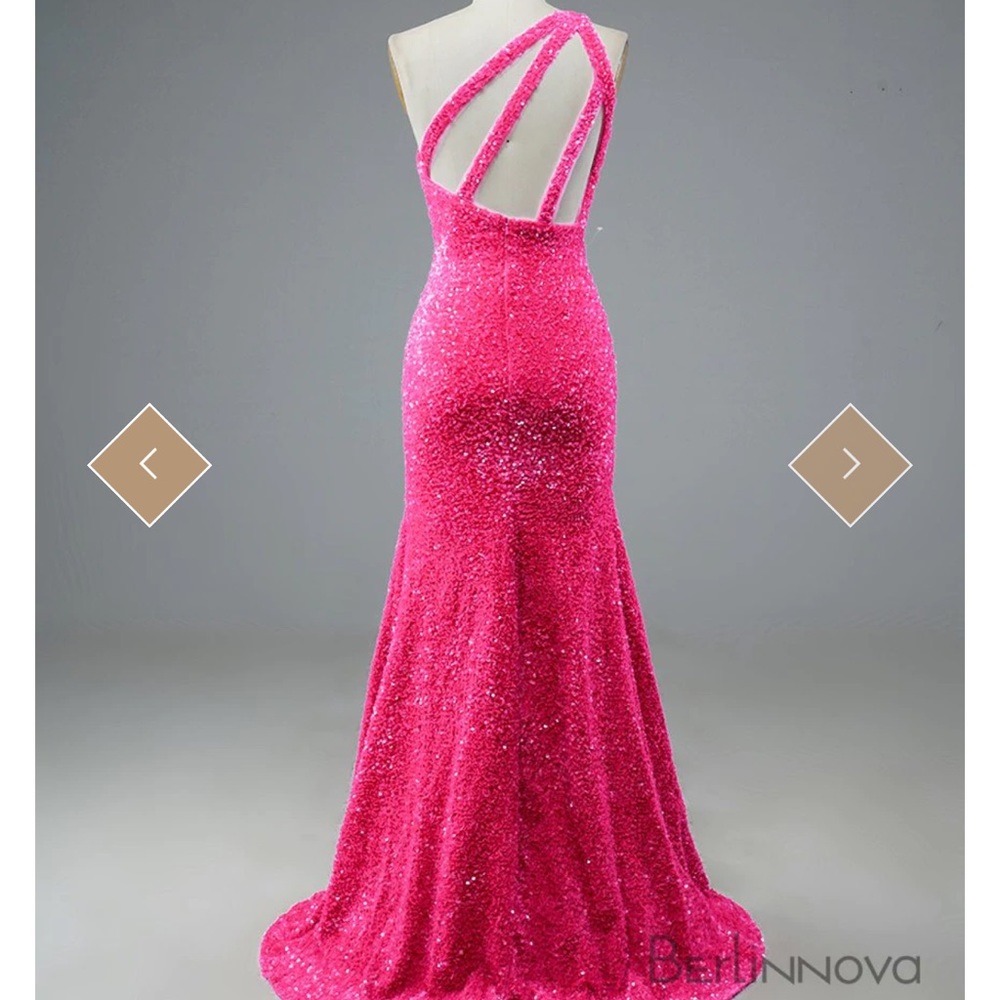 Prom never worn! Berlinova sz 2 pink sequin